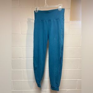 Peek a boo yoga pants